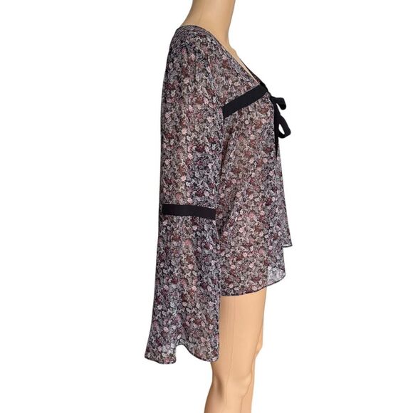 BCBGeneration sheer floral v-neck blouse black ribbon ties bell sleeves size L - Picture 3 of 7